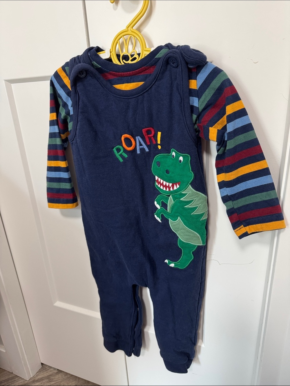 JoJo Maman Bebe Navy Dino Appliqué Two-Piece with Striped Sleeves w/socks